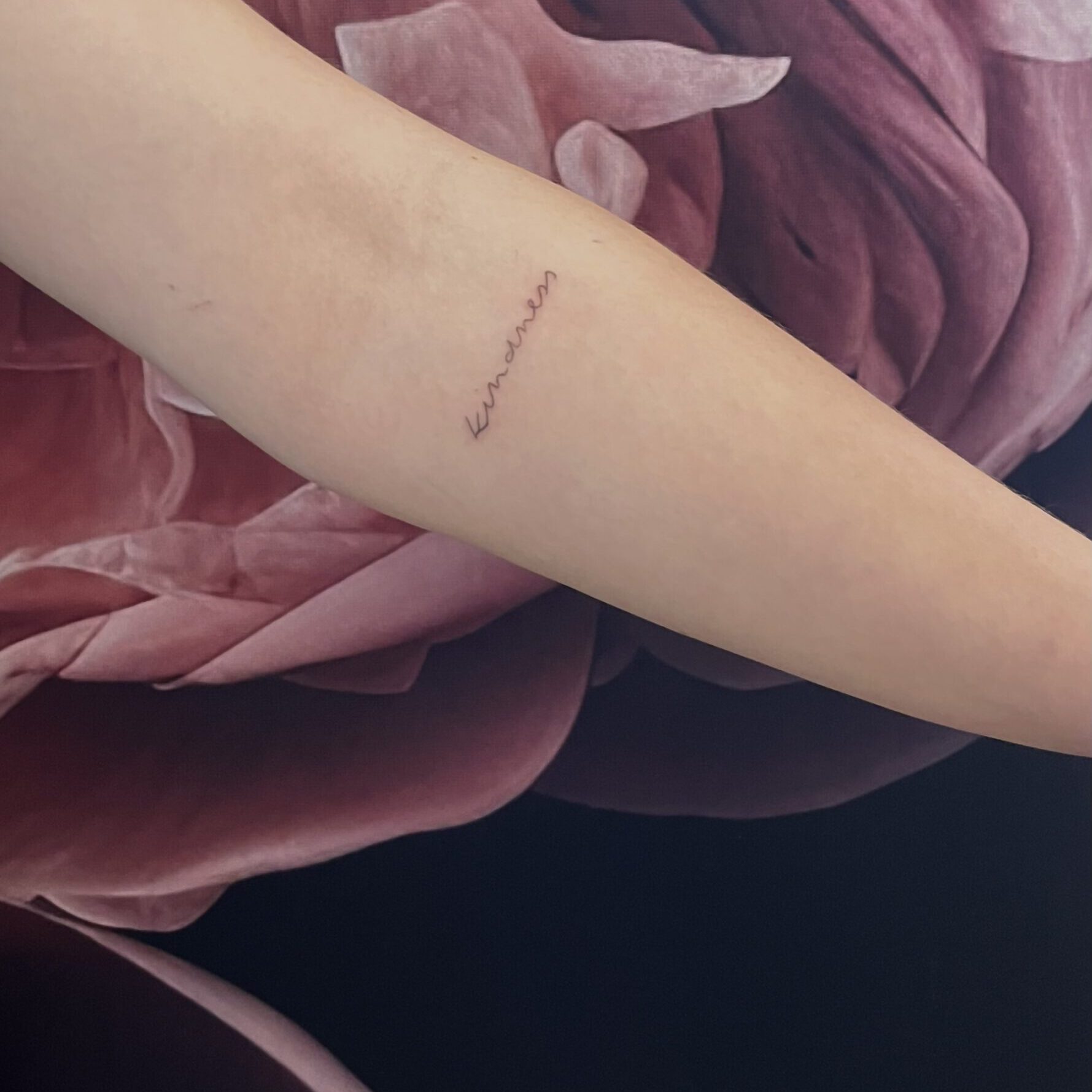 Tattoo Fineline Schriftzug Script Kindness