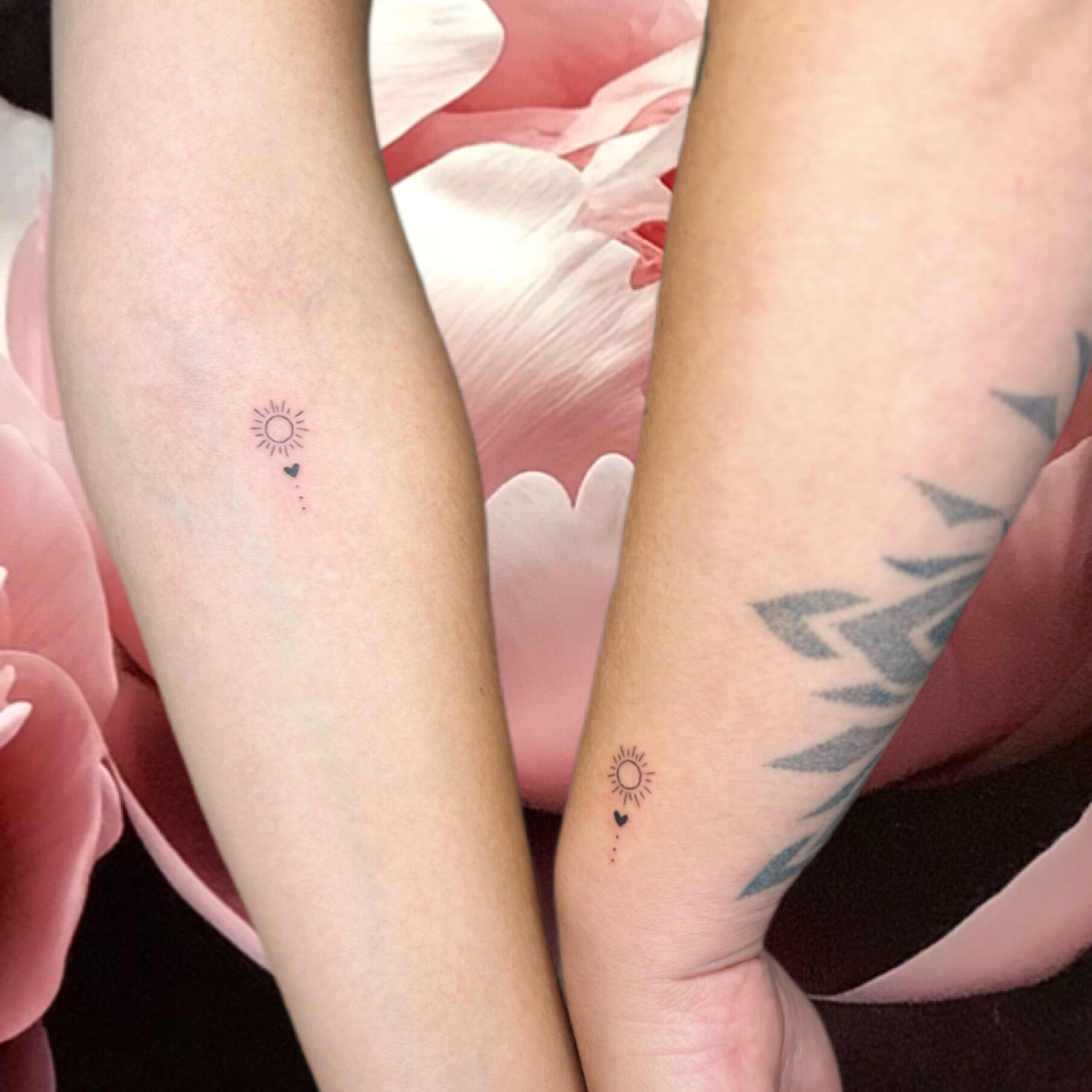 Tattoo Fine Line Friends Freunde Sun & Hear Sonne & Herz
