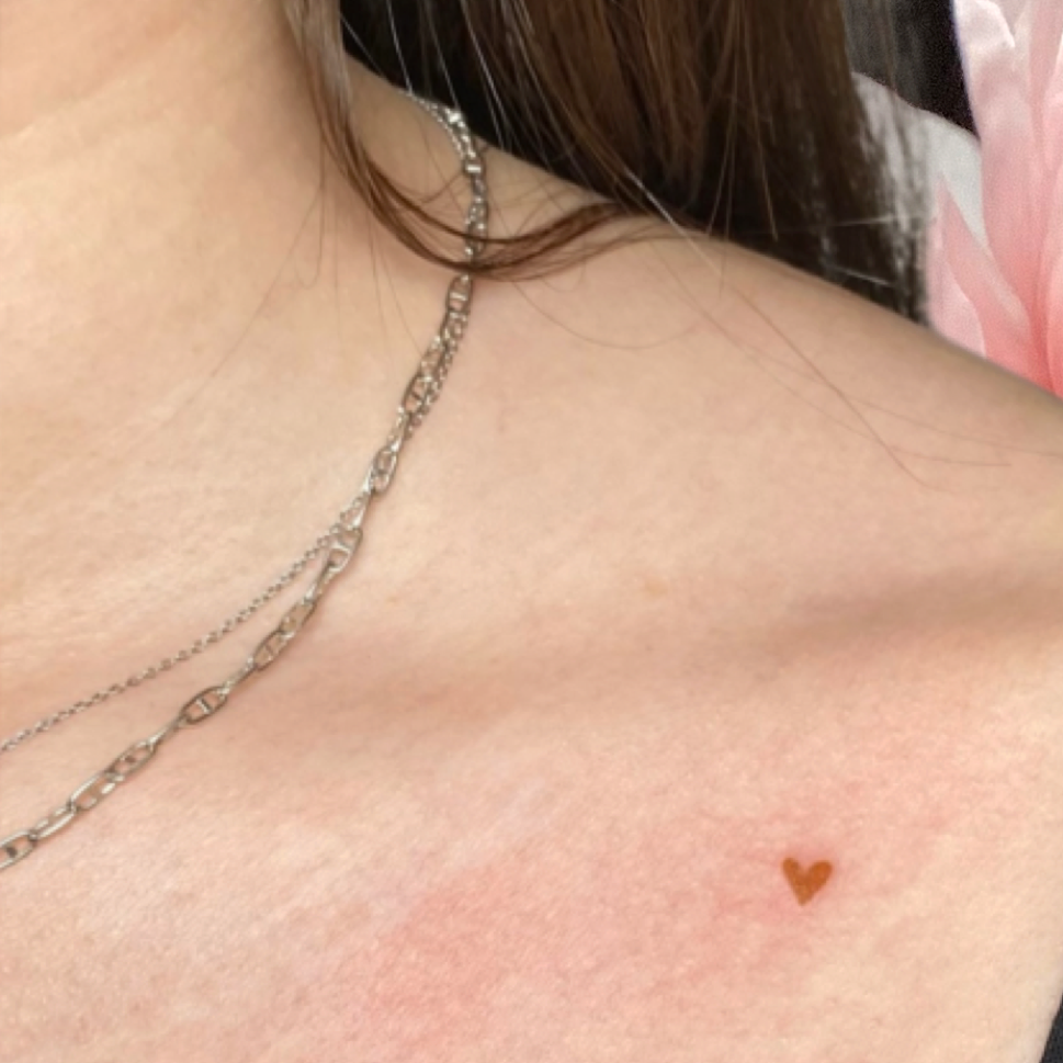 Tattoo Freckle Heart Herz Brown Braun